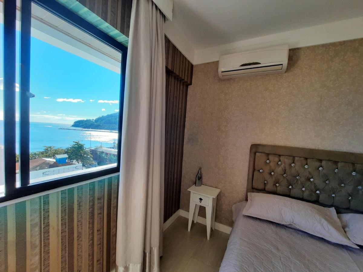 3 Suites Linda Vista Da Orla De Bc A 50M Da Praia - Somente Familiares Balneario Camboriu Exterior photo