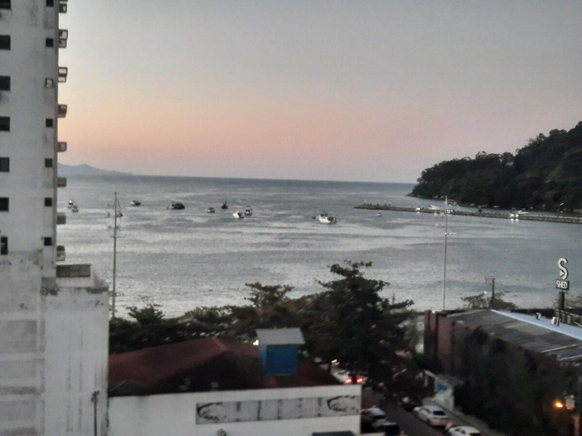 3 Suites Linda Vista Da Orla De Bc A 50M Da Praia - Somente Familiares Balneario Camboriu Exterior photo