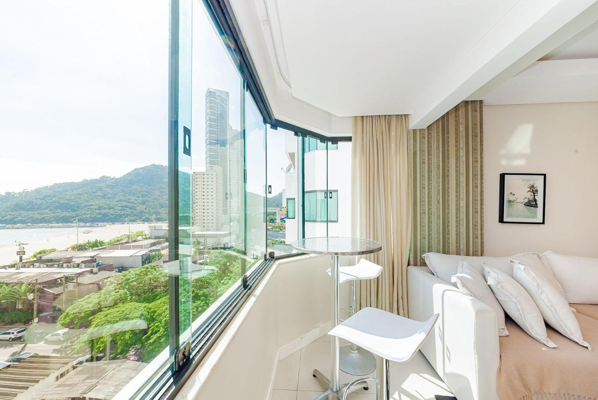 3 Suites Linda Vista Da Orla De Bc A 50M Da Praia - Somente Familiares Balneario Camboriu Exterior photo