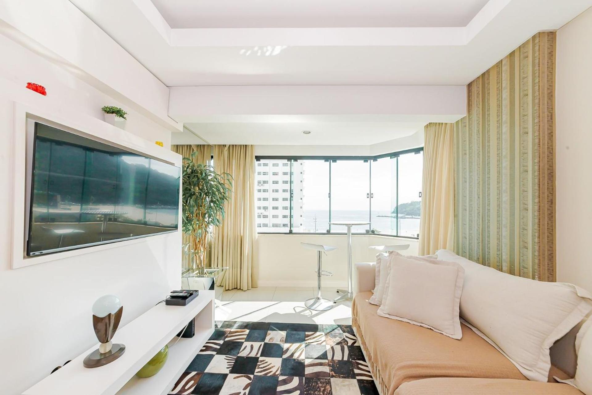 3 Suites Linda Vista Da Orla De Bc A 50M Da Praia - Somente Familiares Balneario Camboriu Exterior photo