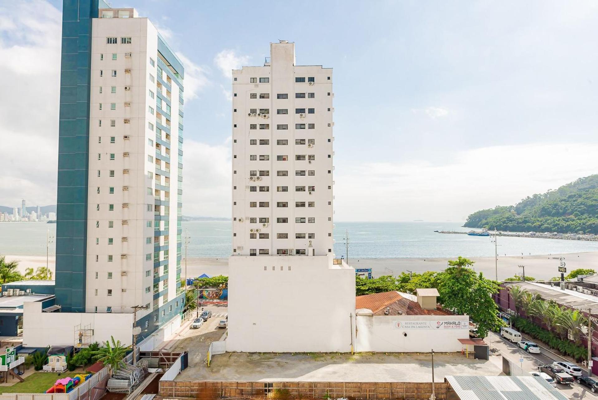 3 Suites Linda Vista Da Orla De Bc A 50M Da Praia - Somente Familiares Balneario Camboriu Exterior photo