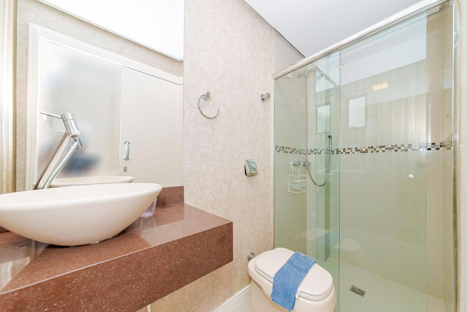 3 Suites Linda Vista Da Orla De Bc A 50M Da Praia - Somente Familiares Balneario Camboriu Exterior photo
