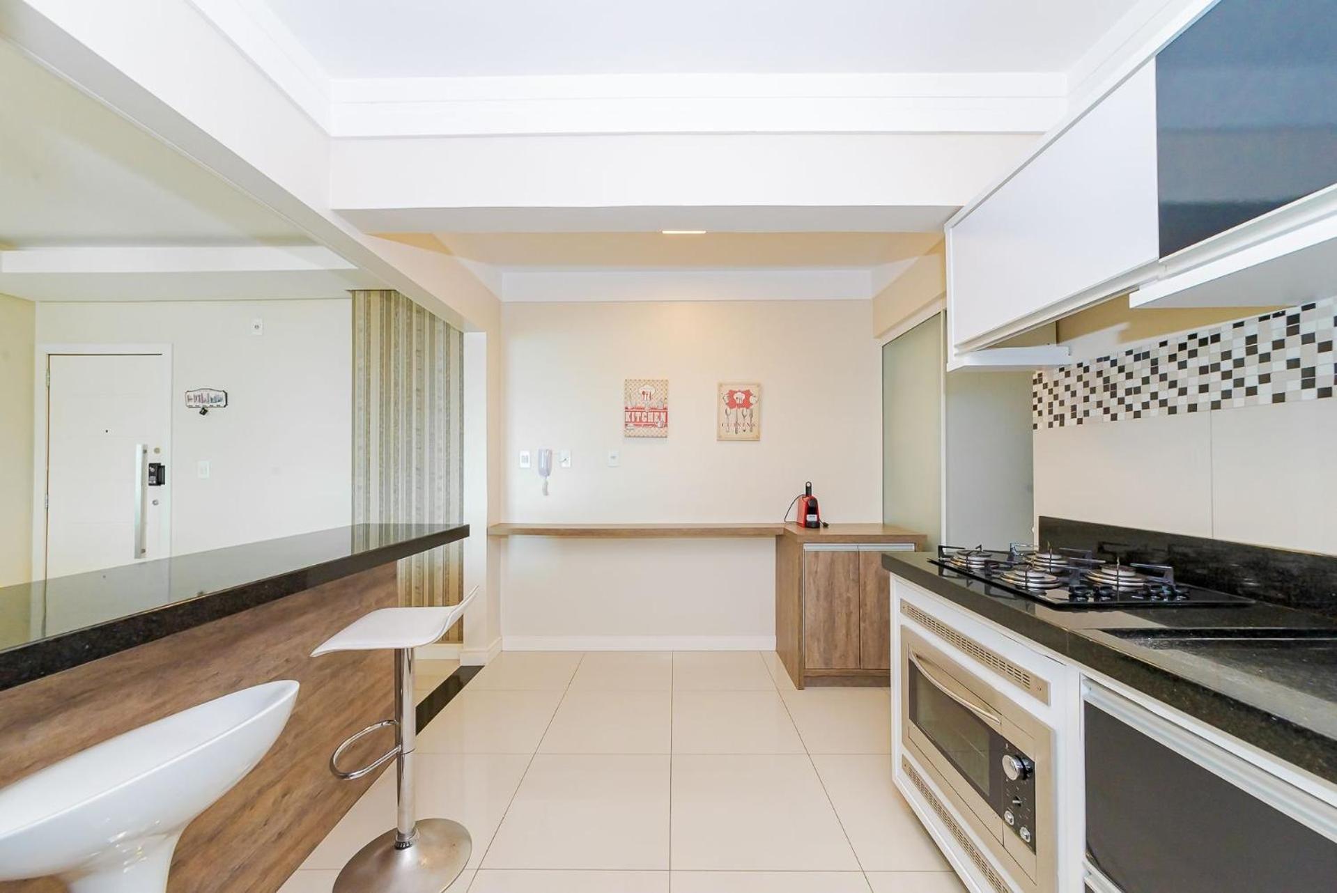 3 Suites Linda Vista Da Orla De Bc A 50M Da Praia - Somente Familiares Balneario Camboriu Exterior photo